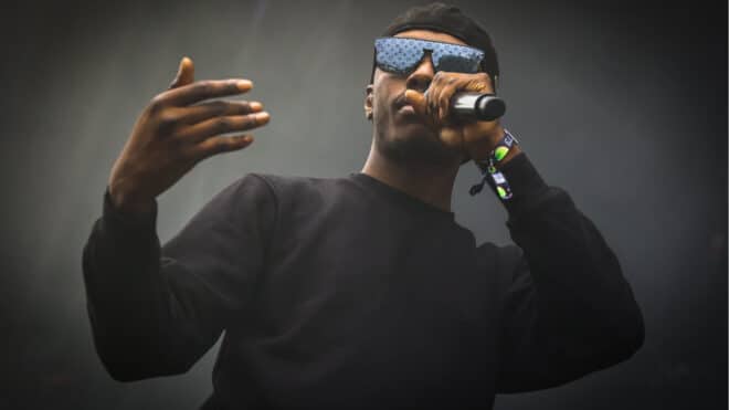 « Ces personnes qui prennent de l’argent… » : Le producteur de Werenoi met les fans en garde