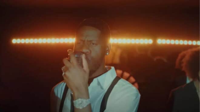 Franglish demande aux artistes de « ne pas forcer » pour faire « le hit de l’été »