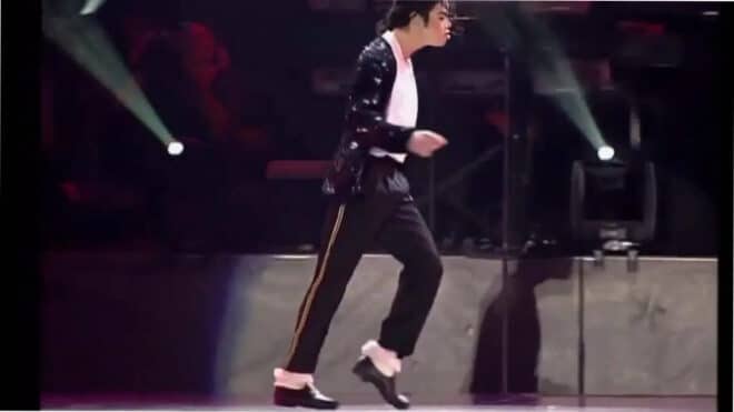 Michael Jackson : ses chaussettes proposées à une somme astronomique aux enchères