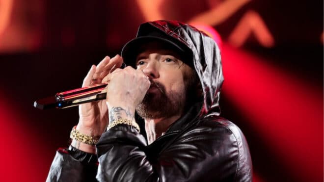 Eminem réclame 109 millions pour violation de droits d’auteur
